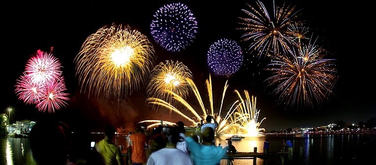 Rio das Ostras terá Réveillon com queima de fogos após cancelamento oficial  - RJ Interior