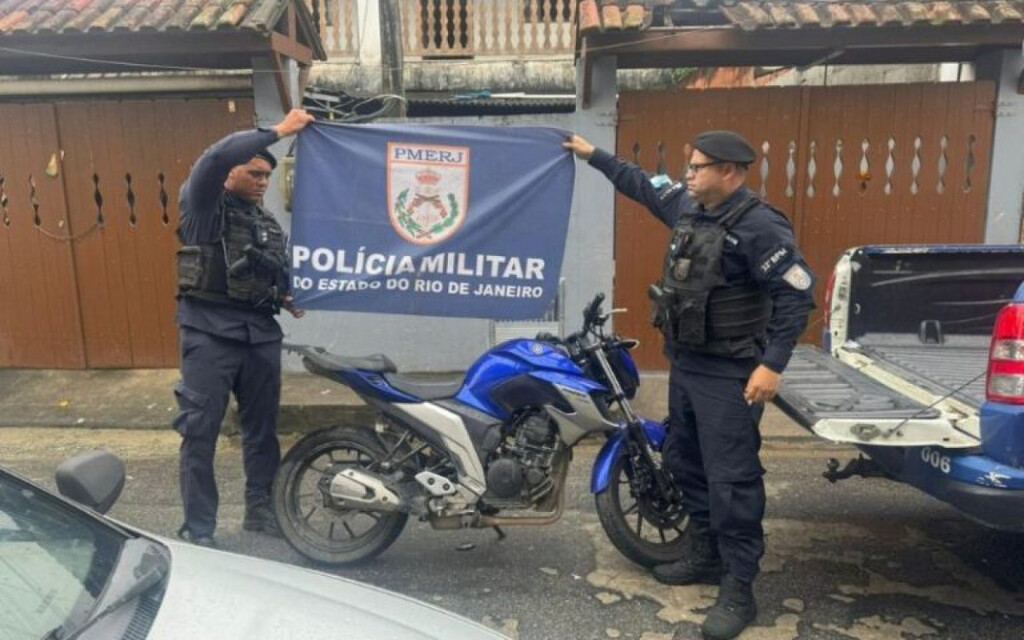 Polícia Militar recupera motocicleta roubada durante patrulhamento em Rio das Ostras