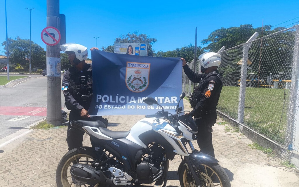 Motocicleta sem placa é apreendida durante fiscalização no bairro Mariléa