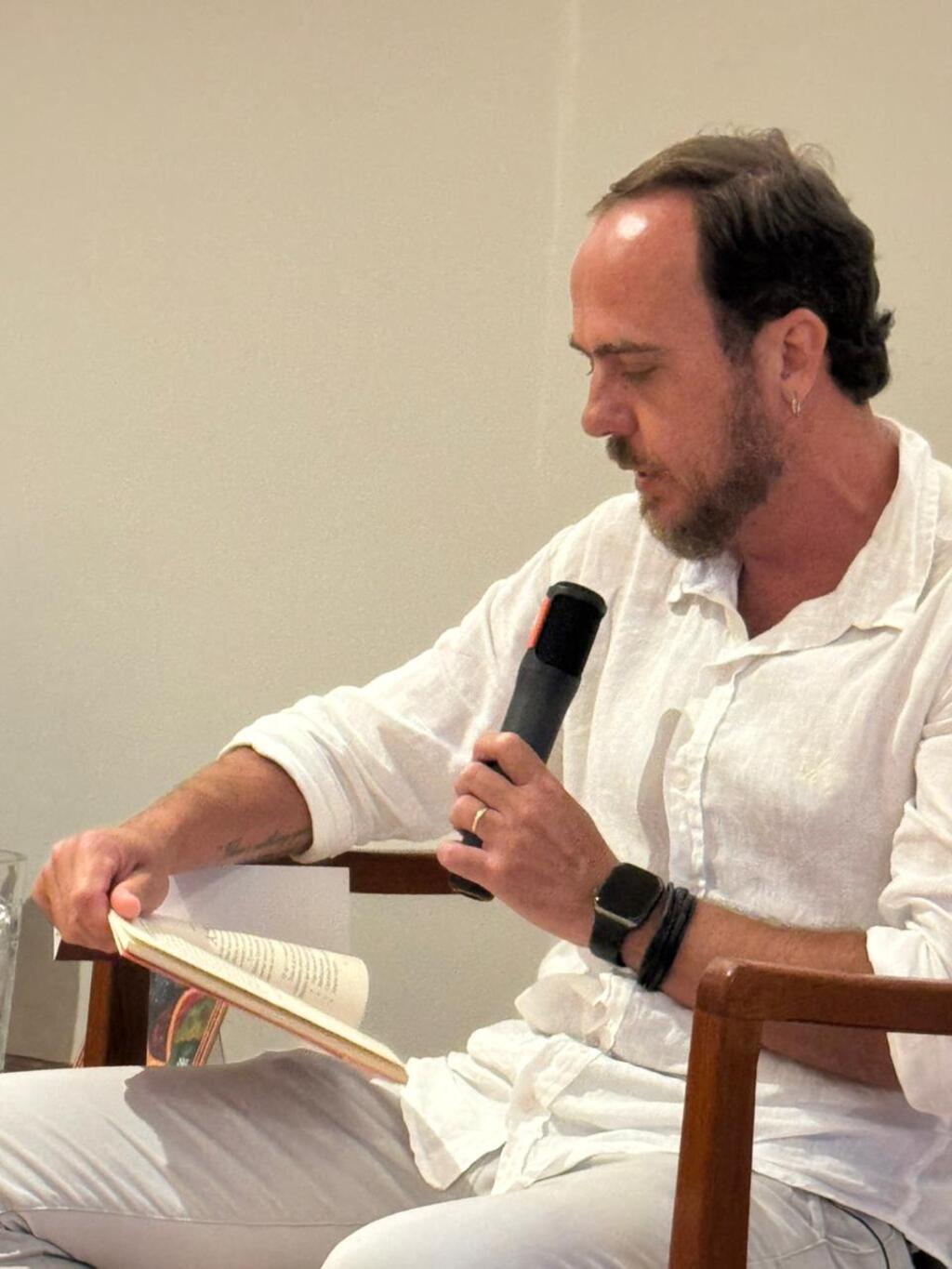 Búzios recebe lançamento oficial do selo BEbooks com noite dedicada à espiritualidade e à literatura contemporânea