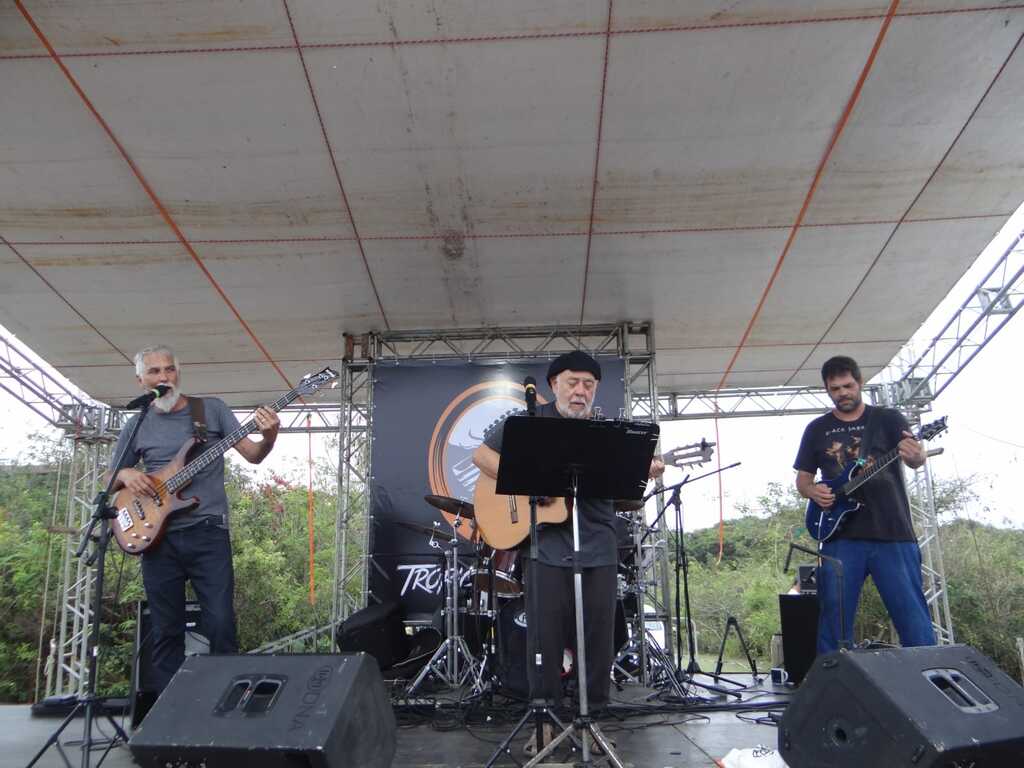 🎸 Banda Dynossaurus du Rock marca retorno aos palcos com show no Iate Clube de Rio das Ostras
