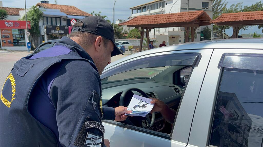 Guarda Civil Municipal de Rio das Ostras realiza campanha educativa