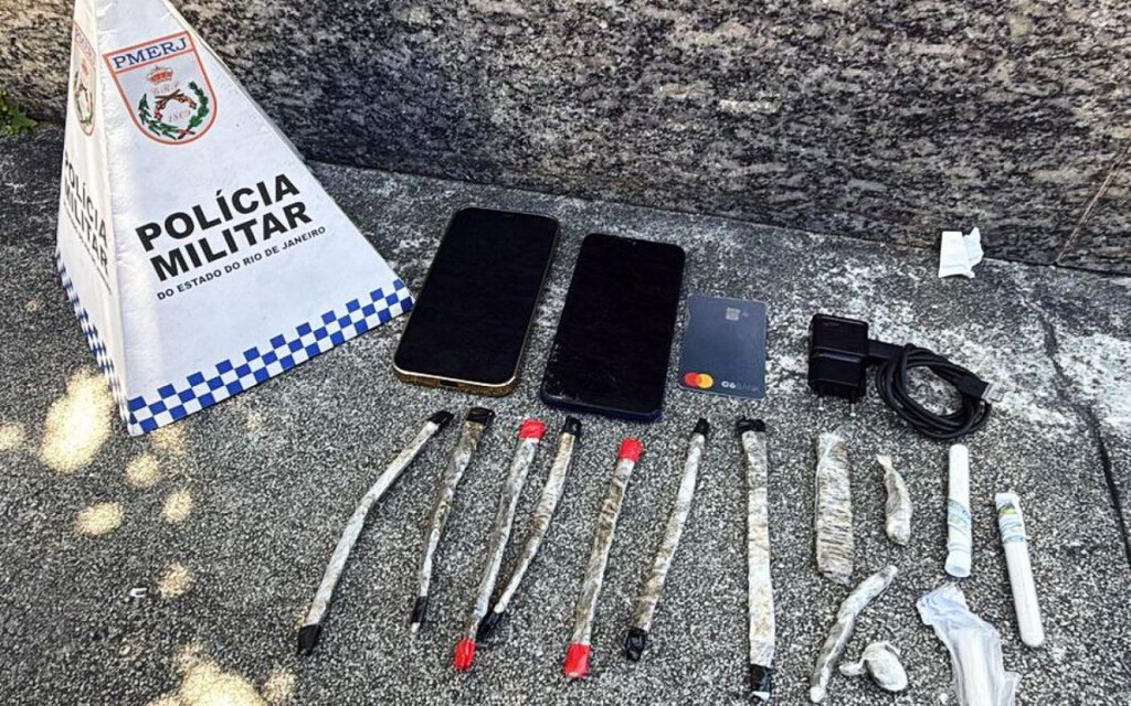Dois homens são presos por tráfico de drogas em Rio das Ostras