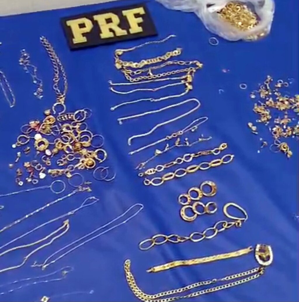 Quadrilha é presa com mais de 1 quilo de joias furtadas em operação conjunta da PRF e Polícia Civil em Casimiro de Abreu