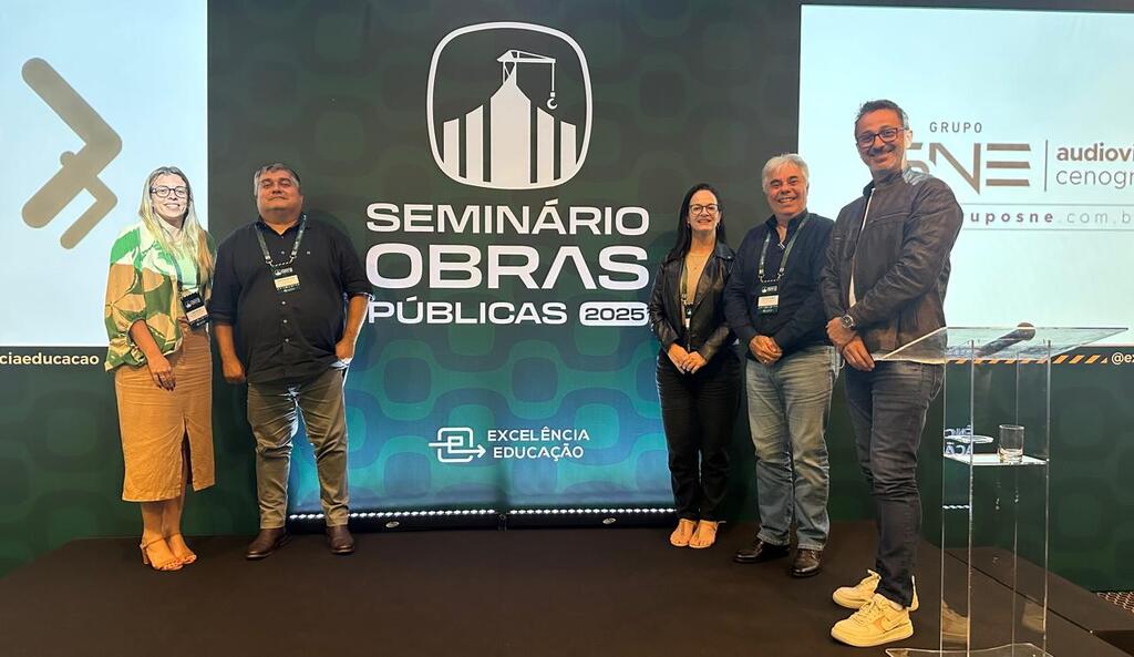 Rio das Ostras busca excelência na gestão de obras públicas durante seminário no Rio de Janeiro