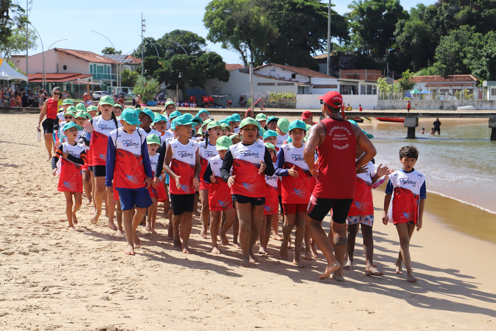 Segunda semana do Botinho inicia com aulas de salvamento e noções de primeiros socorros