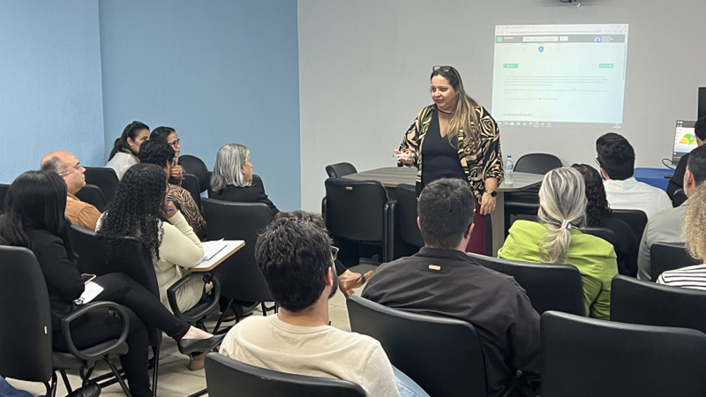 Palestra reúne gestores educacionais em Rio das Ostras