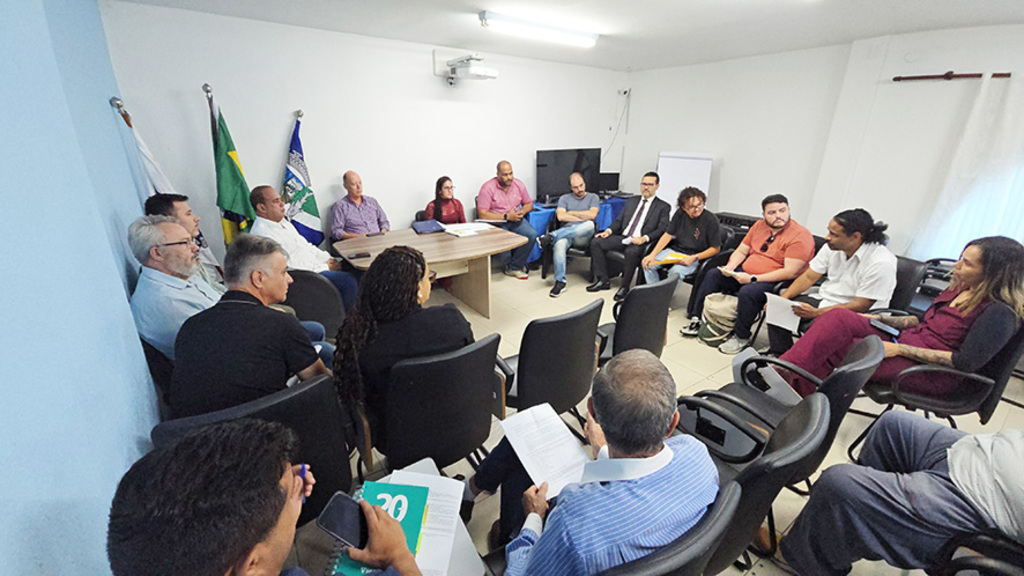 Prefeitura de Rio das Ostras e Sepe discutem reivindicações da Educação em reunião na Secretaria de Educação